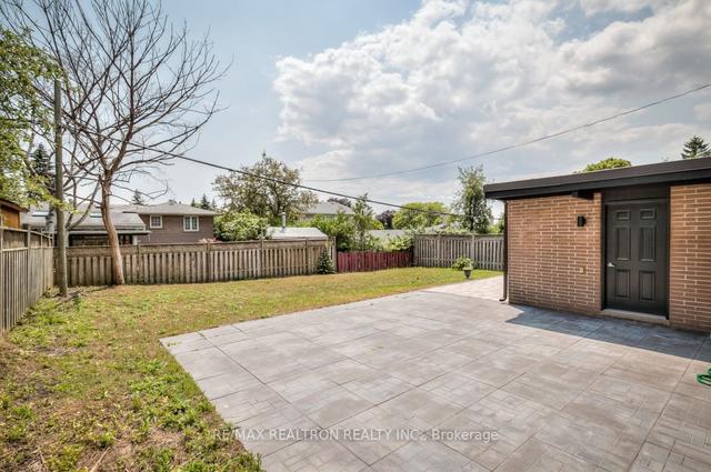32 Hirondelle Pl, House detached with 4 bedrooms, 3 bathrooms and 3 parking in Toronto ON | Image 26