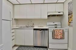 1101 - 40 Scollard St, Condo with 1 bedrooms, 1 bathrooms and 0 parking in Toronto ON | Image 11