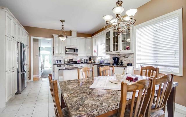 30 Reginald Lamb Cres, House detached with 3 bedrooms, 4 bathrooms and 4 parking in Markham ON | Image 6