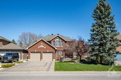 117 Knudson Drive, House detached with 5 bedrooms, 2 bathrooms and 4 parking in Ottawa ON | Card Image
