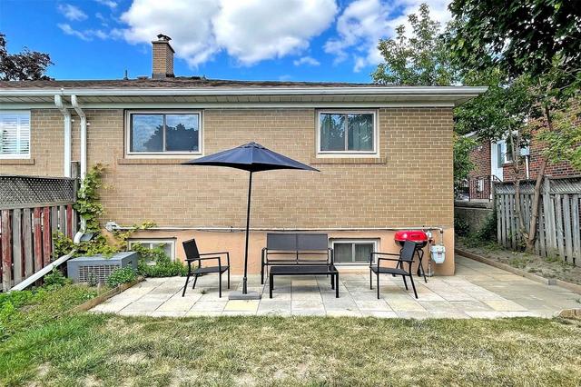 25 Clydesdale Dr, House semidetached with 3 bedrooms, 2 bathrooms and 3 parking in Toronto ON | Image 30