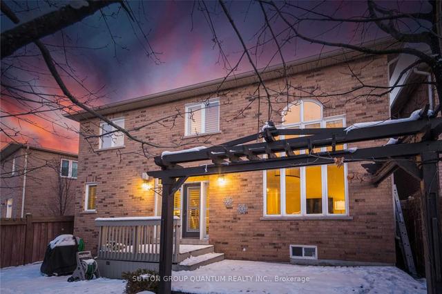 247 Beechtree Cres, House detached with 4 bedrooms, 4 bathrooms and 4 parking in Oakville ON | Image 12