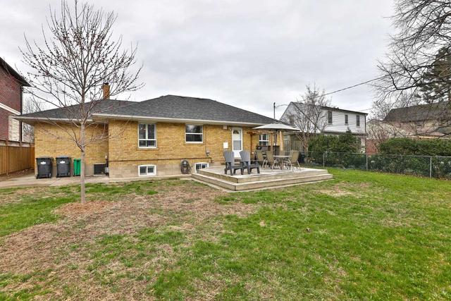 2058 Redan Dr, House detached with 3 bedrooms, 2 bathrooms and 7 parking in Mississauga ON | Image 30