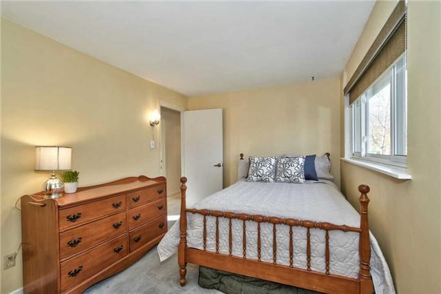 5256 Woodhaven Dr, House detached with 3 bedrooms, 2 bathrooms and 4 parking in Burlington ON | Image 11
