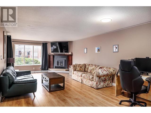 101 - 1870 Parkinson Way, House attached with 2 bedrooms, 2 bathrooms and 1 parking in Kelowna BC | Image 2