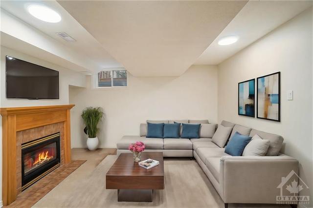 18 Festive Private, Townhouse with 2 bedrooms, 2 bathrooms and 2 parking in Ottawa ON | Image 21