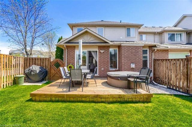 2220 Amberglen Court, House attached with 3 bedrooms, 2 bathrooms and 2 parking in Oakville ON | Image 26