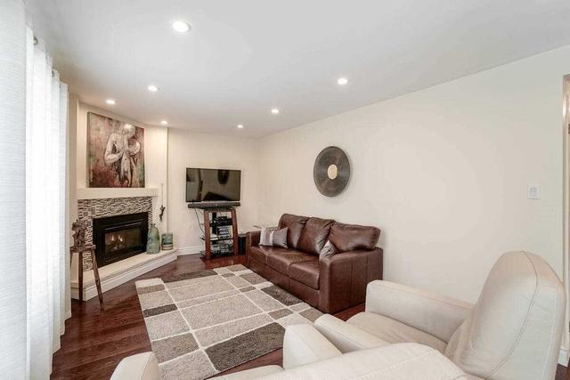 48 Appleton Tr, House detached with 3 bedrooms, 4 bathrooms and 6 parking in Brampton ON | Image 8