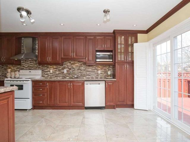84 Stanwell Dr, House detached with 3 bedrooms, 4 bathrooms and 5 parking in Brampton ON | Image 5
