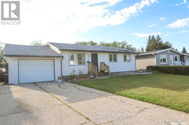 38 Redwood Drive, House detached with 3 bedrooms, 2 bathrooms and null parking in Yorkton SK | Image 1