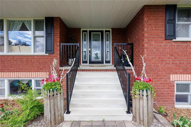 9534 Sideroad 3, House detached with 6 bedrooms, 4 bathrooms and 8 parking in Wellington North ON | Image 7