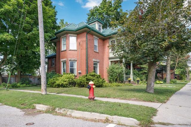 107 Church St E, House detached with 3 bedrooms, 2 bathrooms and 4 parking in Halton Hills ON | Image 1