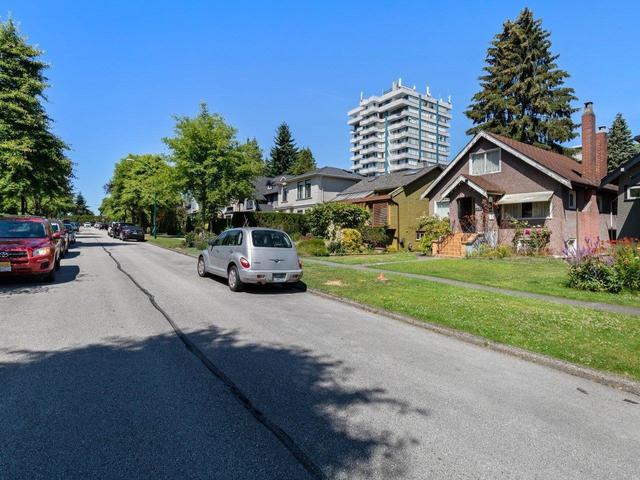 4633 W 11th Avenue, House detached with 5 bedrooms, 2 bathrooms and null parking in Vancouver BC | Image 7