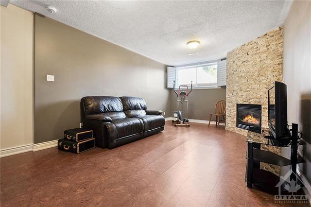 6278 Sablewood Place, Townhouse with 3 bedrooms, 3 bathrooms and 3 parking in Ottawa ON | Image 26