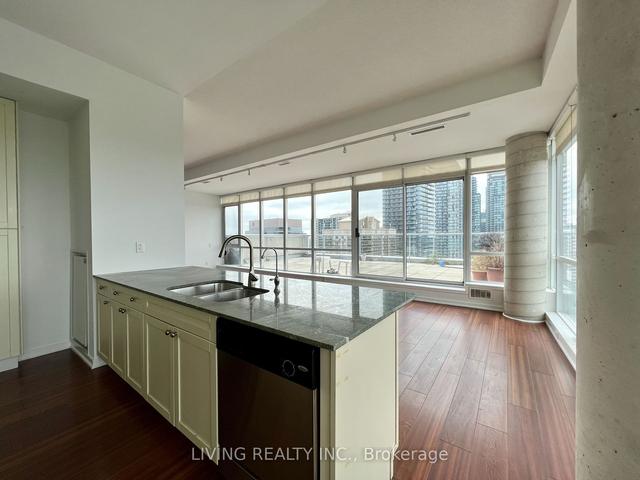 1907 - 30 Canterbury Pl, Condo with 2 bedrooms, 3 bathrooms and 2 parking in Toronto ON | Image 22