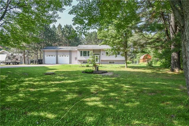70 Sylvan Drive, House detached with 3 bedrooms, 2 bathrooms and 3 parking in Petawawa ON | Image 2