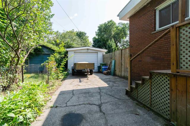 239 Sherman Ave S, House detached with 6 bedrooms, 3 bathrooms and 6 parking in Hamilton ON | Image 19