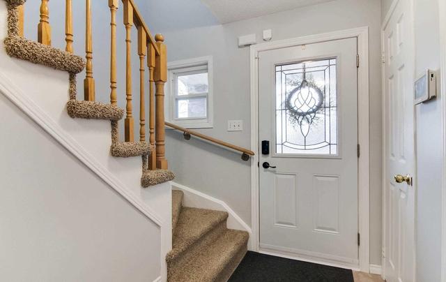 49 Sunley Cres, House detached with 3 bedrooms, 4 bathrooms and 4 parking in Brampton ON | Image 3