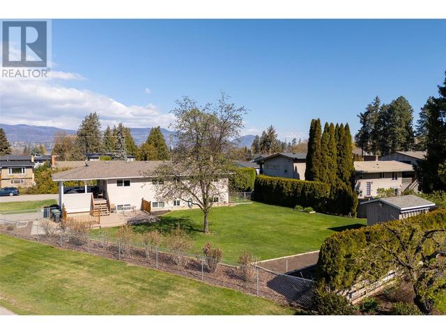 4447 Pinegrove Road, House detached with 5 bedrooms, 2 bathrooms and 4 parking in Kelowna BC | Image 56