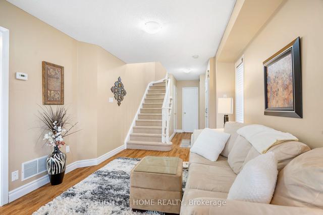 4 - 1801 Nichol Ave E, Townhouse with 3 bedrooms, 2 bathrooms and 2 parking in Whitby ON | Image 2