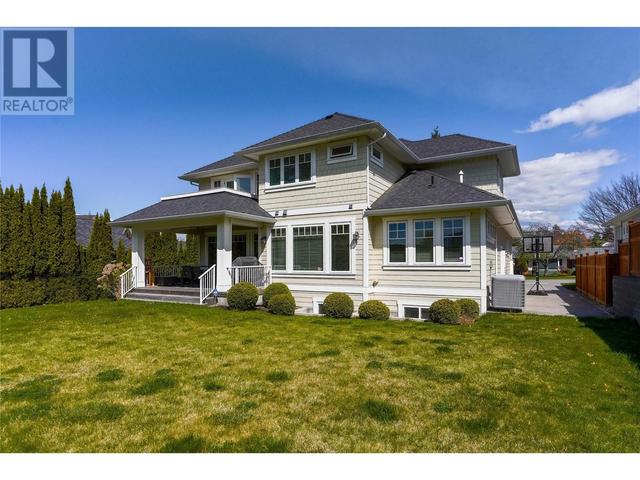 415 Hobson Crescent, House detached with 5 bedrooms, 5 bathrooms and null parking in Kelowna BC | Image 4