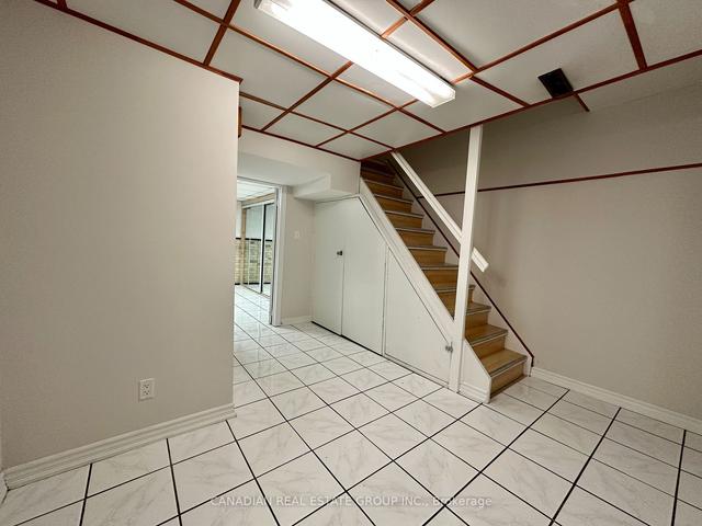 25 - 105 Hansen Rd N, Townhouse with 3 bedrooms, 2 bathrooms and 1 parking in Brampton ON | Image 5