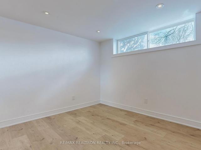 190 Combe Ave, House detached with 3 bedrooms, 3 bathrooms and 11 parking in Toronto ON | Image 26