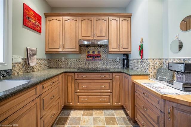 9 - 31 Melody Trail, House detached with 3 bedrooms, 2 bathrooms and 3 parking in St. Catharines ON | Image 8