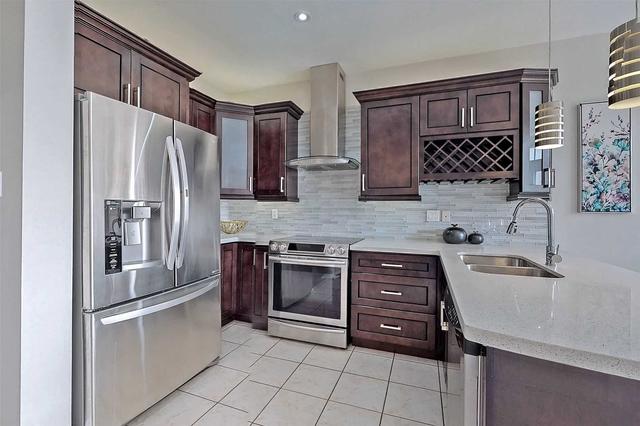 3 Fraserwood Rd, House detached with 4 bedrooms, 4 bathrooms and 3 parking in Vaughan ON | Image 4