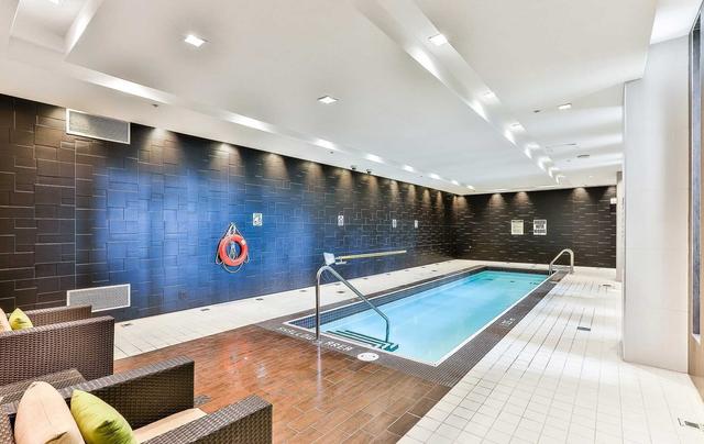 823 - 35 Brian Peck Cres, Condo with 2 bedrooms, 2 bathrooms and 1 parking in Toronto ON | Image 5