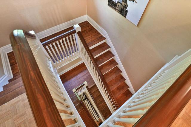 40 Castle Frank Cres, House detached with 5 bedrooms, 5 bathrooms and 4 parking in Toronto ON | Image 28