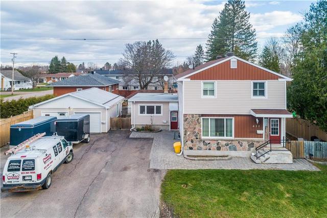 611 Glen Street, House detached with 6 bedrooms, 3 bathrooms and 8 parking in Laurentian Valley ON | Image 2