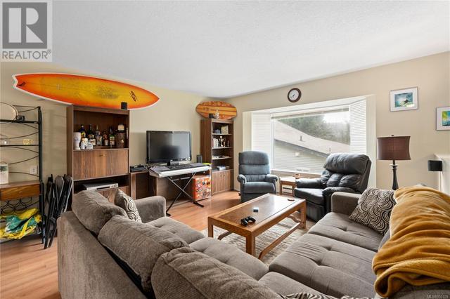 Unit B, upstairs 3 bed | Image 8