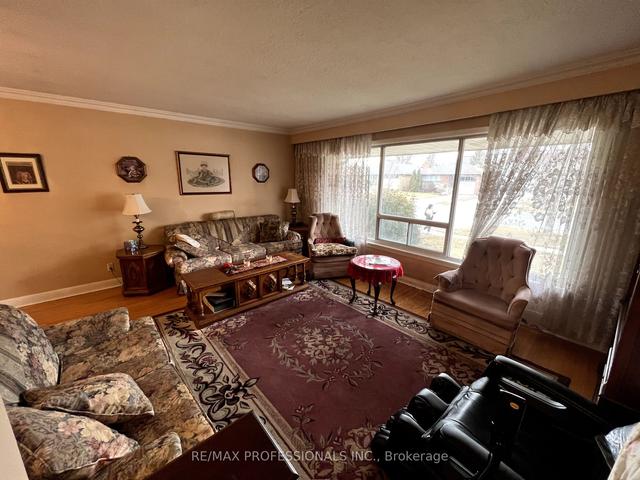 83 Norseman St, House detached with 3 bedrooms, 2 bathrooms and 3 parking in Toronto ON | Image 12