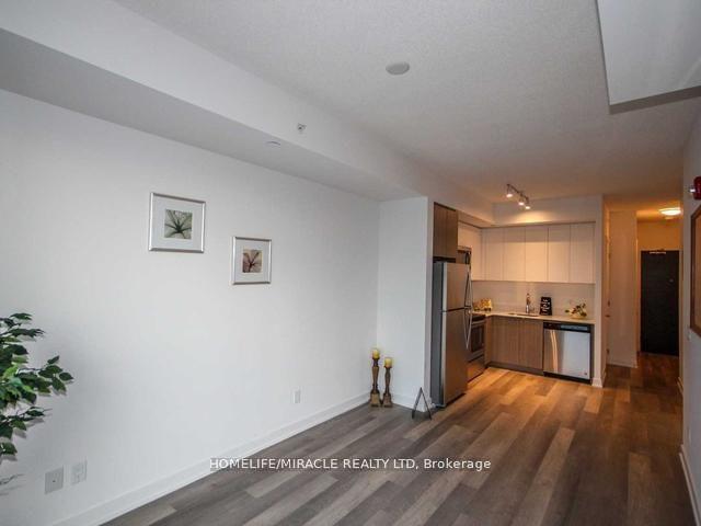 b502 - 5240 Dundas St N, Condo with 2 bedrooms, 2 bathrooms and 1 parking in Burlington ON | Image 9