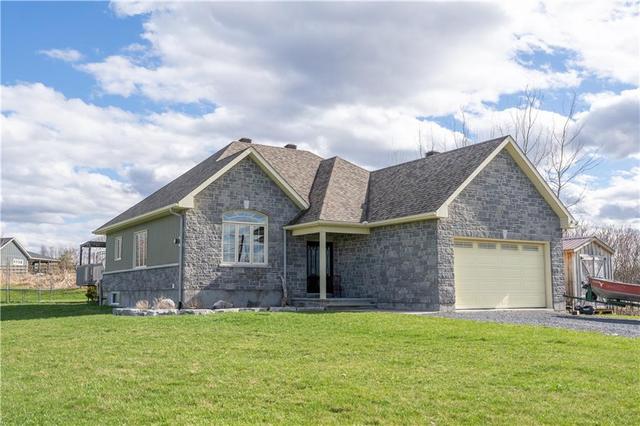 6876 Lalonde Boulevard, House detached with 4 bedrooms, 3 bathrooms and 10 parking in South Glengarry ON | Image 1