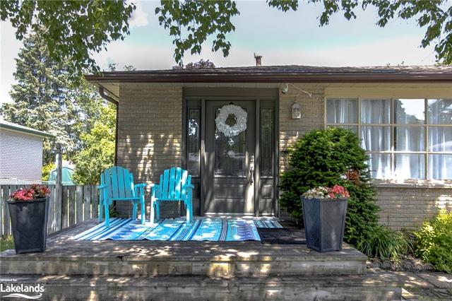 1032 Howard Street, House detached with 4 bedrooms, 2 bathrooms and 3 parking in Midland ON | Image 2