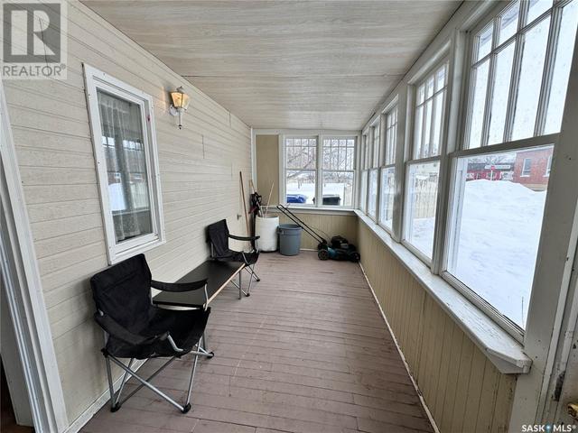 202 1st Avenue, House detached with 3 bedrooms, 2 bathrooms and null parking in Harris SK | Image 8