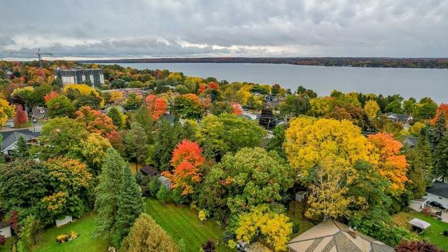 62 Vancouver St, House detached with 2 bedrooms, 2 bathrooms and 5 parking in Barrie ON | Image 35