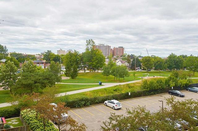 301 - 1001 Roselawn Ave, Condo with 2 bedrooms, 2 bathrooms and 1 parking in Toronto ON | Image 24