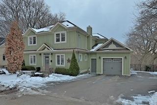 396 Oak St, House detached with 3 bedrooms, 3 bathrooms and 5 parking in Newmarket ON | Image 2