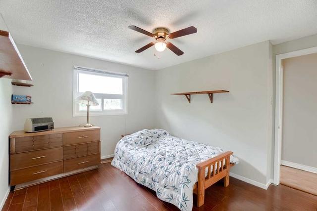 74 Berkshire Sq, House attached with 3 bedrooms, 2 bathrooms and 3 parking in Brampton ON | Image 5