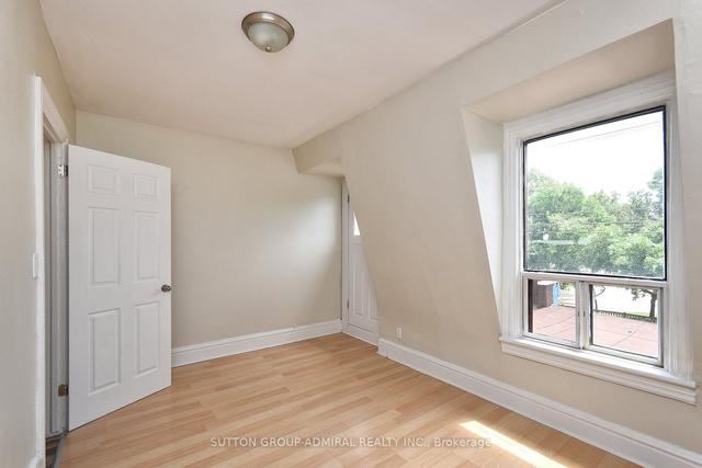 upper#2 - 1932 Queen St E, Condo with 2 bedrooms, 1 bathrooms and 0 parking in Toronto ON | Image 4
