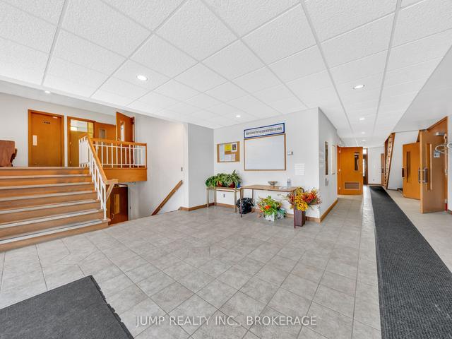 4276 Roseland Dr E, Home with 4 bedrooms, 5 bathrooms and 40 parking in Windsor ON | Image 3