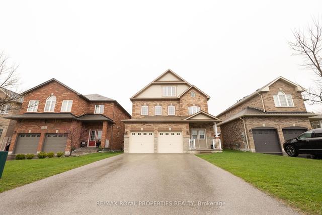 4 Trotter Crt, House detached with 4 bedrooms, 4 bathrooms and 6 parking in Barrie ON | Image 1