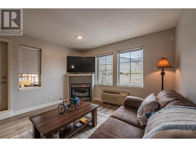 206 - 7600 Cottonwood Drive, Condo with 1 bedrooms, 1 bathrooms and 1 parking in Osoyoos BC | Image 3