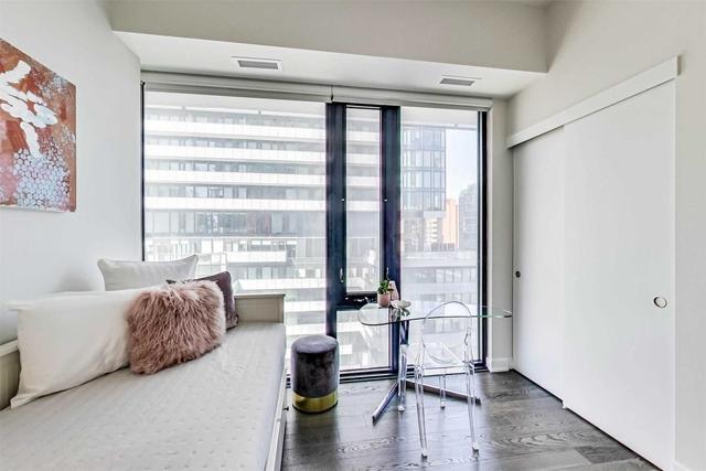 701 - 185 Roehampton Ave, Condo with 2 bedrooms, 3 bathrooms and 1 parking in Toronto ON | Image 6