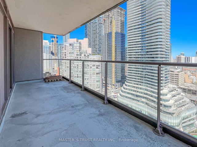 2308 - 909 Bay St, Condo with 2 bedrooms, 2 bathrooms and 1 parking in Toronto ON | Image 15