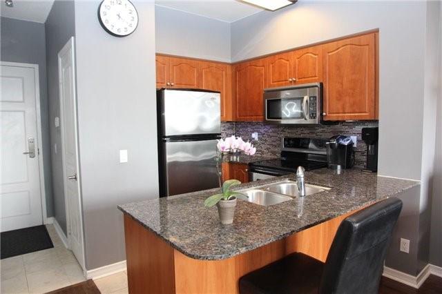 ph10 - 330 Red Maple Rd, Condo with 1 bedrooms, 1 bathrooms and 1 parking in Richmond Hill ON | Image 2