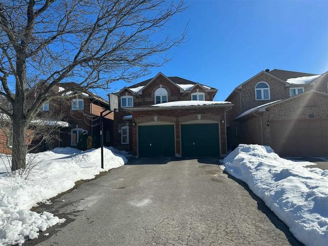 830 Surin Crt, House detached with 2 bedrooms, 1 bathrooms and 1 parking in Newmarket ON | Image 1